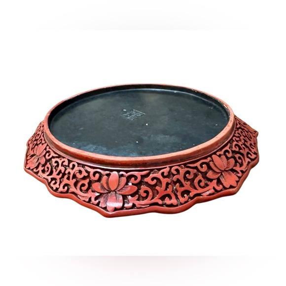 Antique Chinese Hand Carved Cinnabar Lacquer Scalloped Plate - Picture 9 of 11